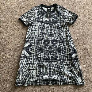 Girls extra large Nike tye die dress *BRANDNEW